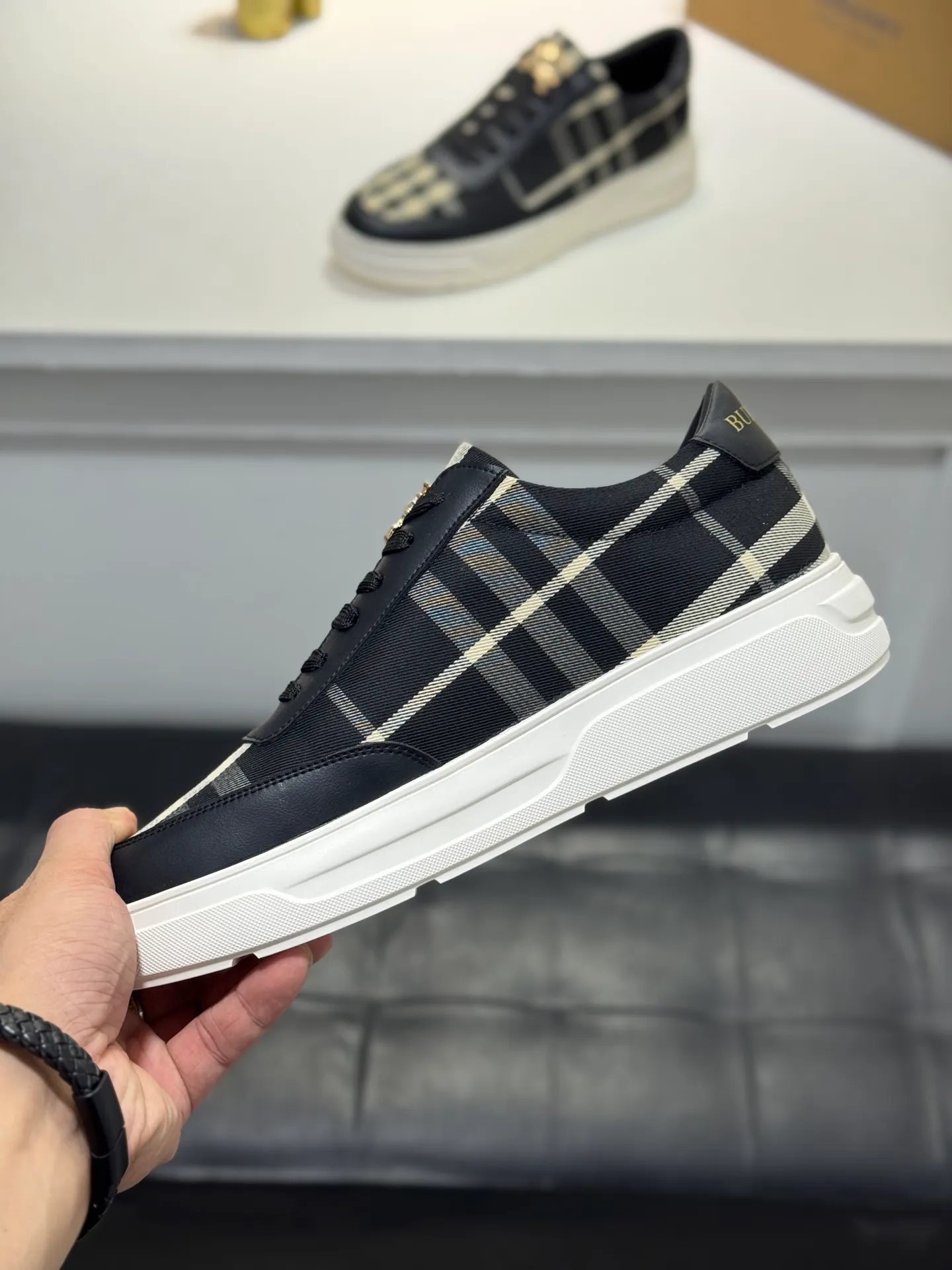 Men's Men's Shoes 💰420 [New Style] 🦑🦑BURBERRY◾▫️The new Burberry men's classic low-top sneakers are reinterpreted with Vintage retro plaid cotton and cowhide material, and are decorated with a new brand logo. Genuine leather lining, wear-resistant and non-slip rubber outsole! Available in multiple colors, a must-have for men. Size: 38-44 (45 customized